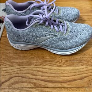 Brooks Women’s Light Gray and Lavender Athletic Running Shoes
